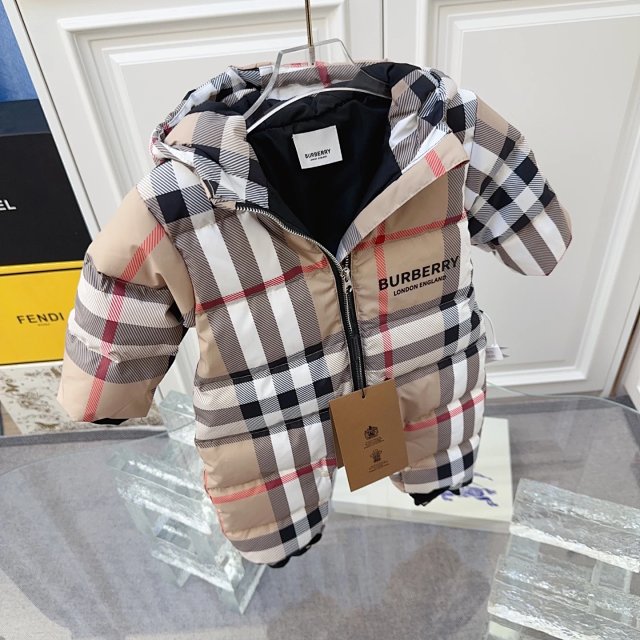 Burberry Children's Jumpsuit: seller detail photo 11