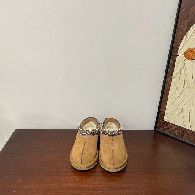 UGG Children's snow boots: seller detail photo 8