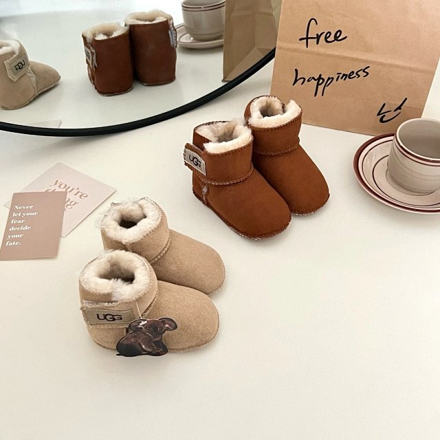 UGG Children's snow boots: seller detail photo 9