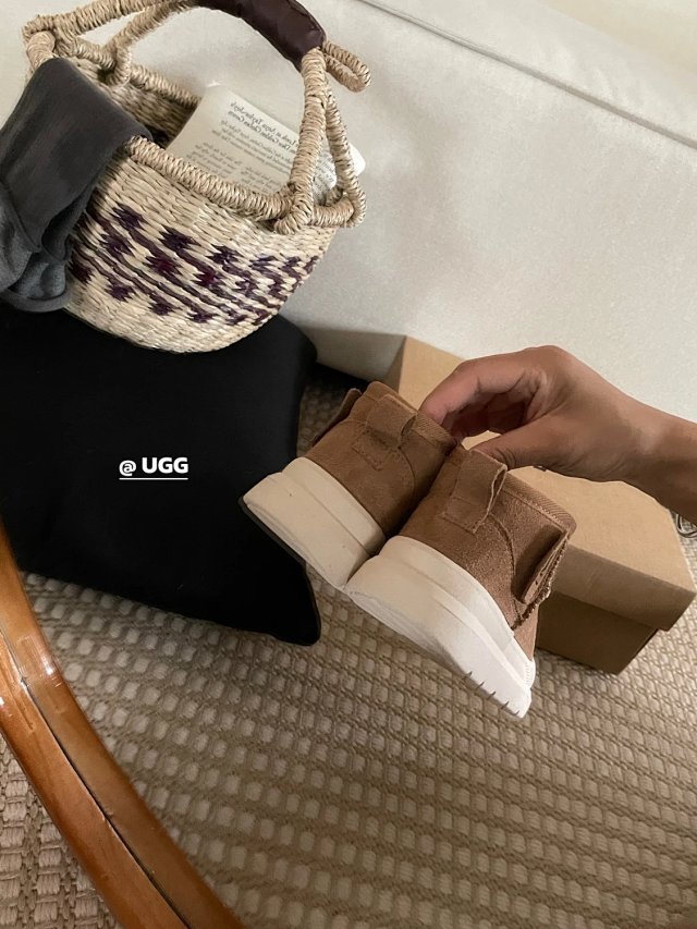 UGG Children's snow boots: seller detail photo 9
