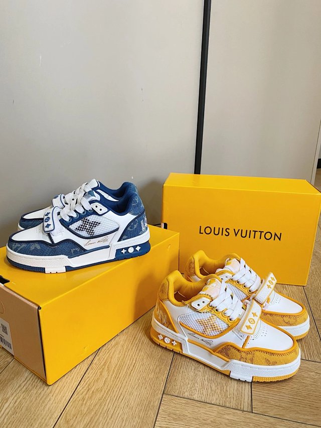 LV Louis Vuitton Children's Shoes: seller detail photo 3