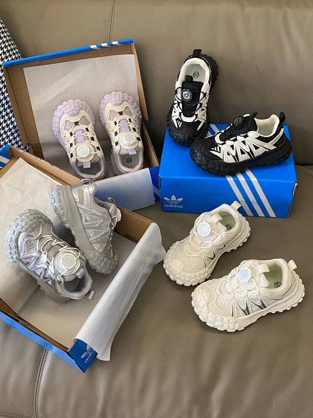 Adidas Children's Shoes: seller detail photo 5