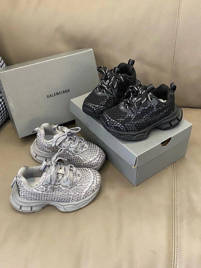 Balenciaga children's shoes: seller detail photo 12