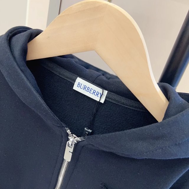 Burberry Children‘s Set: seller detail photo 6