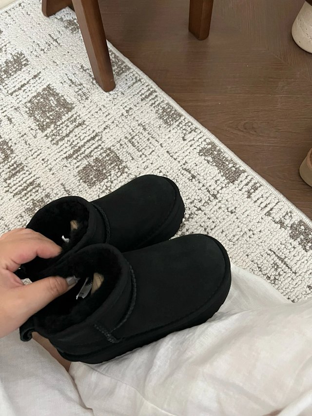 UGG Children's snow boots: seller detail photo 8