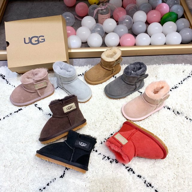 UGG Children's snow boots: seller detail photo 2