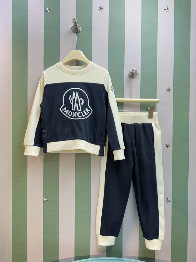 Moncler Children’s Set: seller detail photo 1