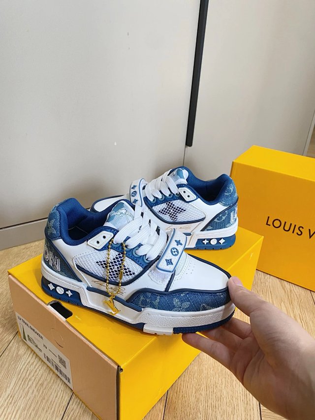 LV Louis Vuitton Children's Shoes: seller detail photo 7
