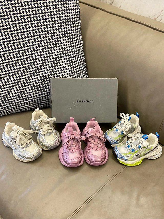 Balenciaga children's shoes: seller detail photo 12