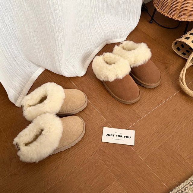UGG Children's snow boots: seller detail photo 1
