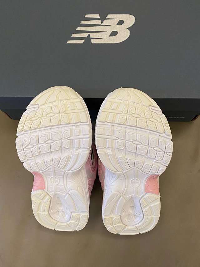 New Balance 530 children's Shoes: seller detail photo 10