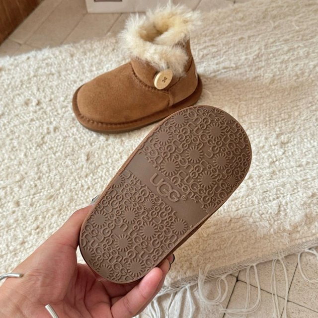 UGG Children's snow boots: seller detail photo 9