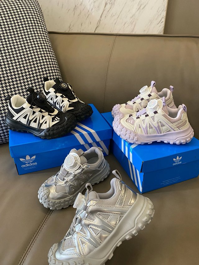 Adidas Children's Shoes: seller detail photo 11