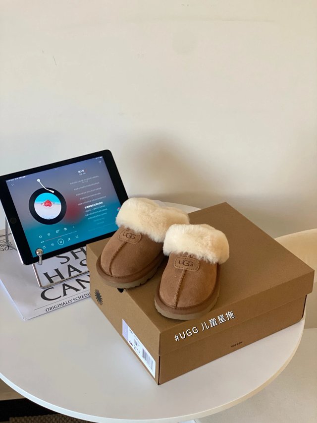 UGG Children's snow boots: seller detail photo 9