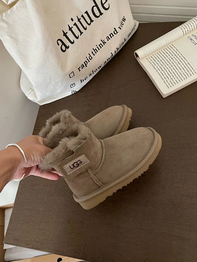 UGG Children's snow boots: seller detail photo 14