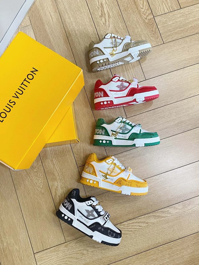 LV Louis Vuitton Children's Shoes: seller detail photo 6