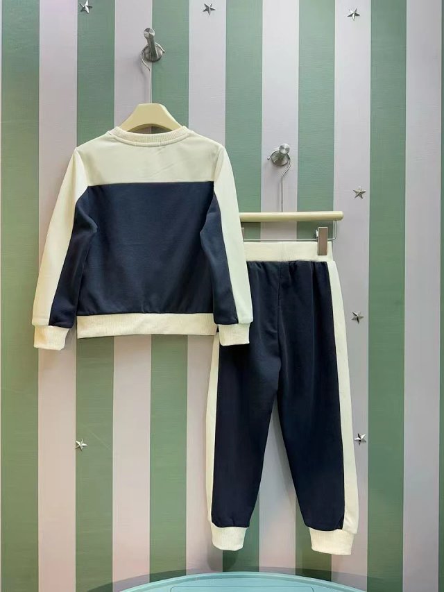 Moncler Children’s Set: seller detail photo 2