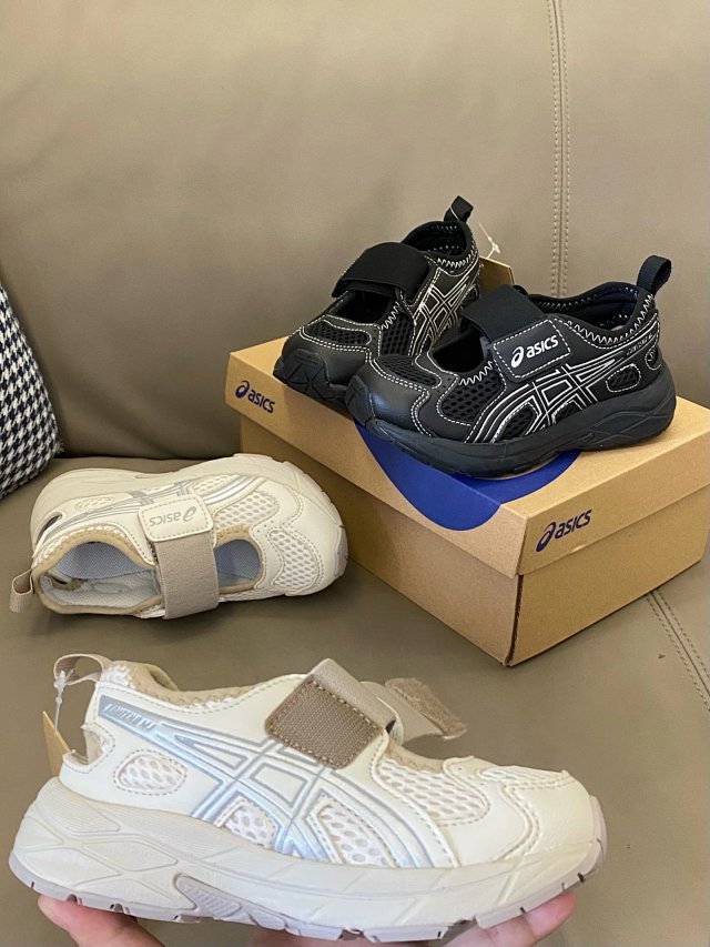 Asics Children's Shoes: seller detail photo 9