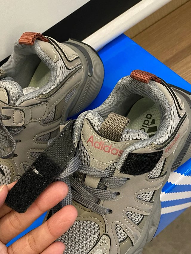 Adidas Children's Shoes: seller detail photo 6