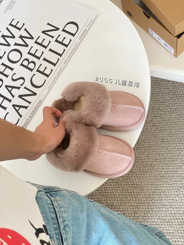 UGG Children's snow boots: seller detail photo 4