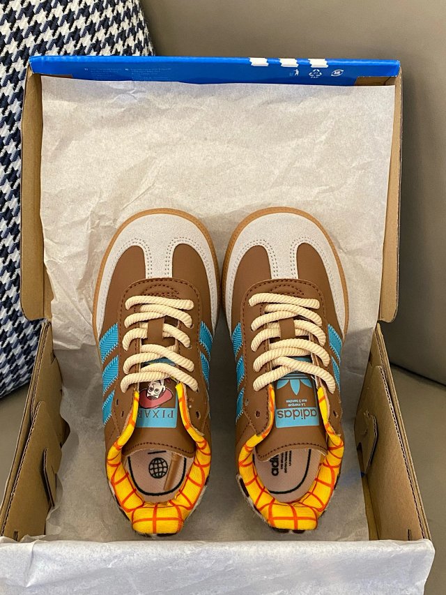 Adidas Children's Shoes: seller detail photo 6