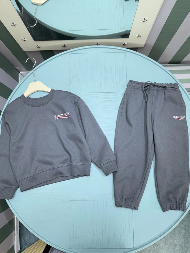 Balenciaga children's Set: seller detail photo 3