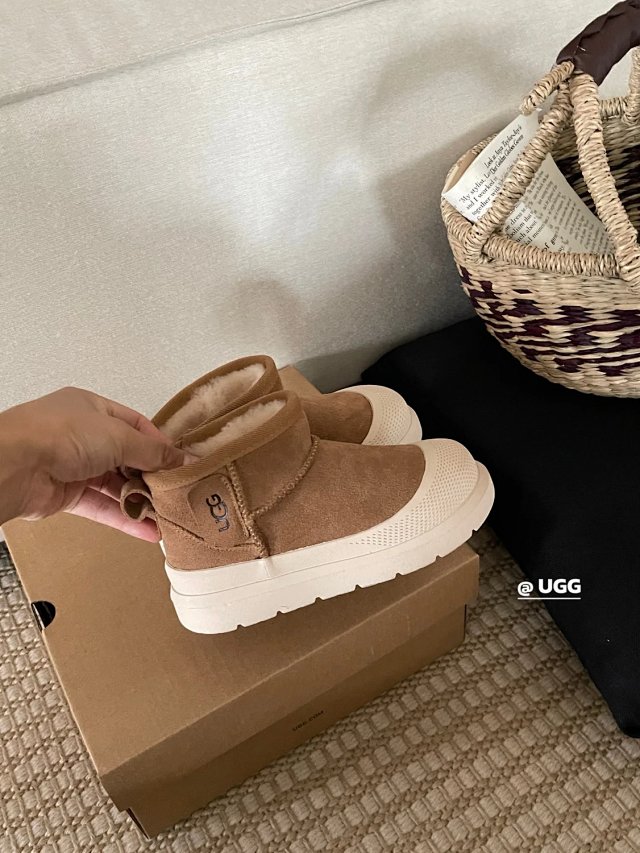 UGG Children's snow boots: seller detail photo 8