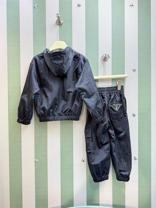 Prada Children‘s Sey: seller detail photo 2