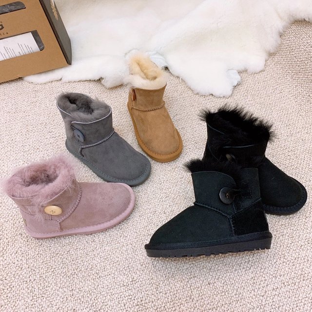 UGG Children's snow boots: seller detail photo 2