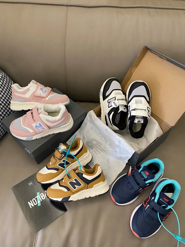 New Balance 997 children's Slippers Shoes: seller detail photo 2