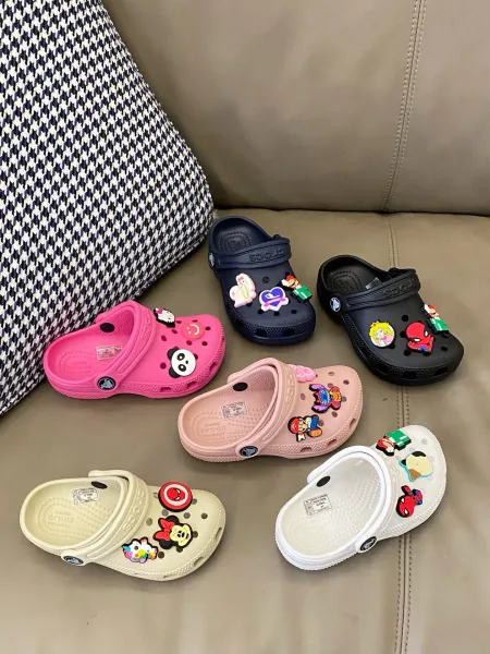 Crocs Classic Clog Pink Sandals - 16
