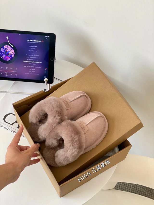UGG Children's snow boots: seller detail photo 3