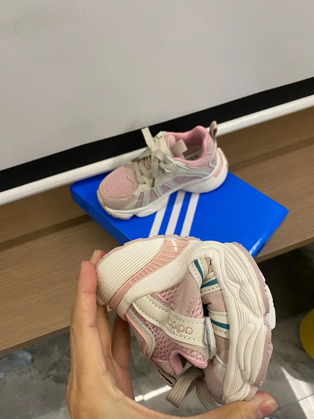Adidas Children's Shoes: seller detail photo 8