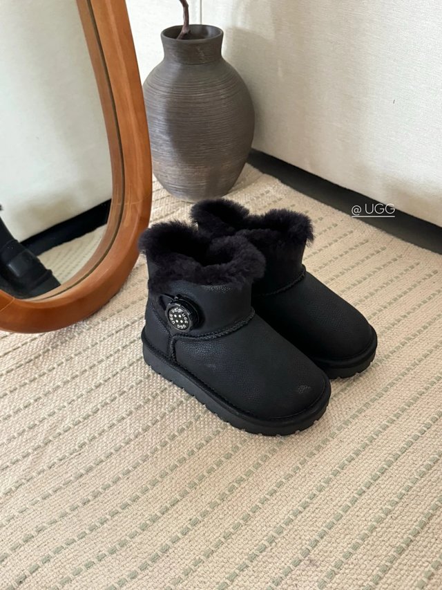 UGG Children's snow boots: seller detail photo 9