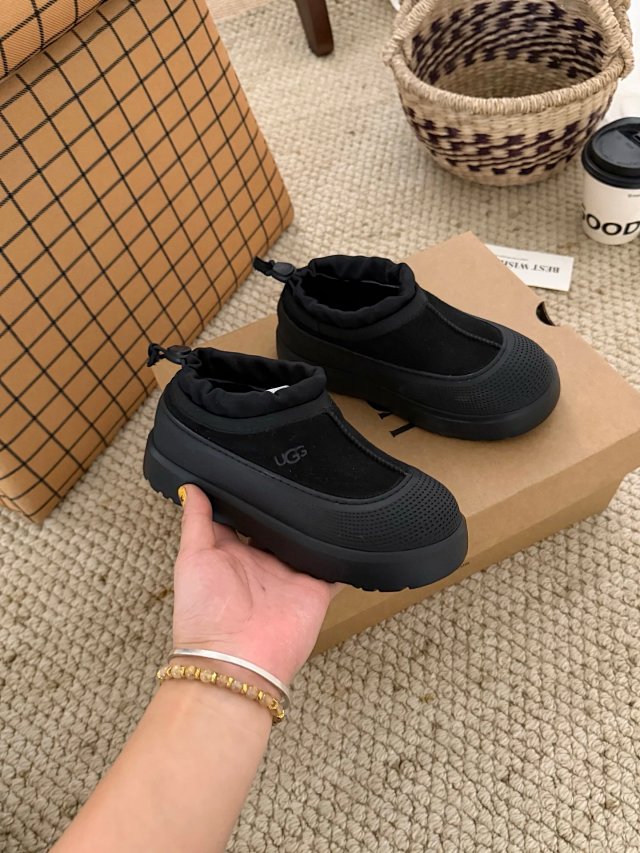 UGG Children's snow boots: seller detail photo 4
