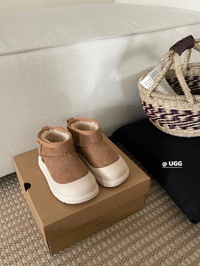 UGG Children's snow boots: seller detail photo 6