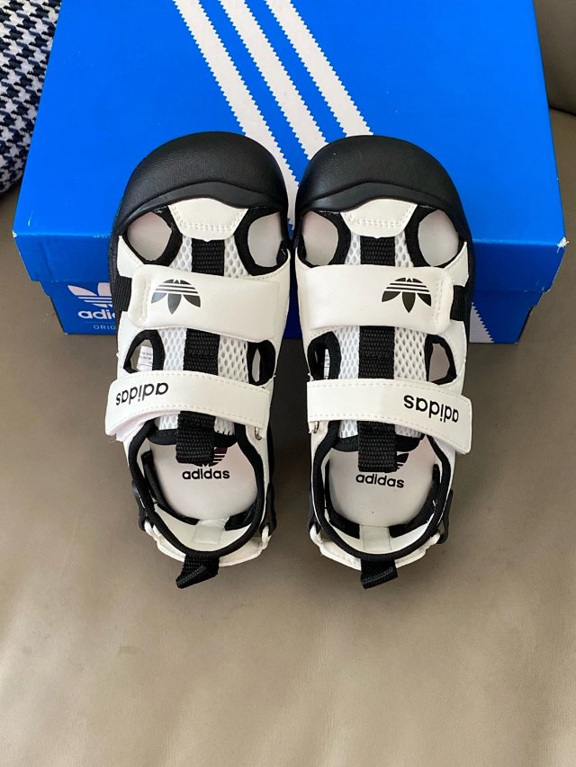 Adidas Children's Slippers Shoes: seller detail photo 6
