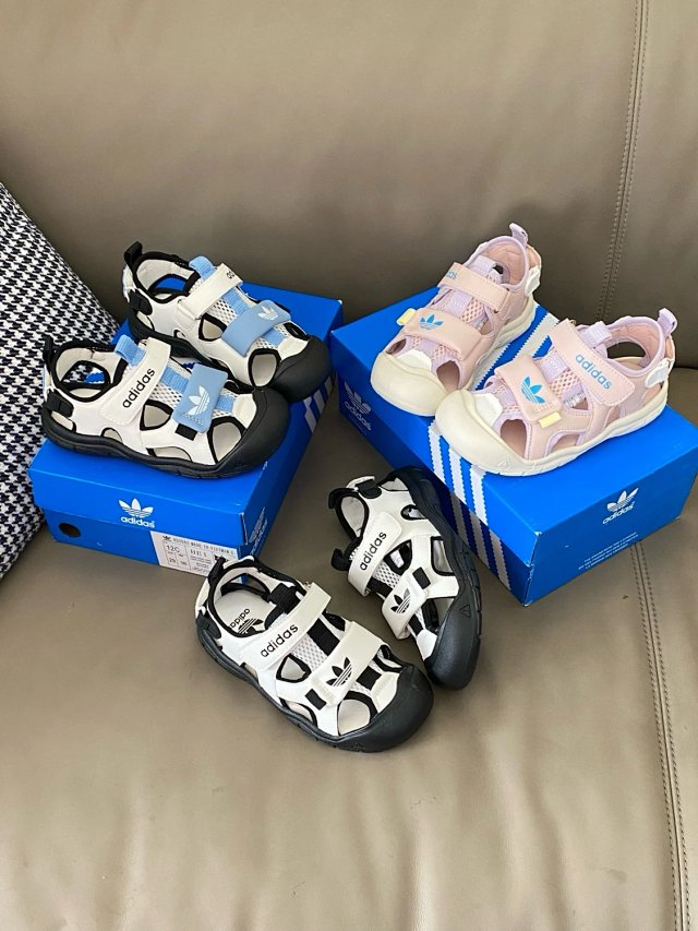 Adidas Children's Slippers Shoes: seller detail photo 12