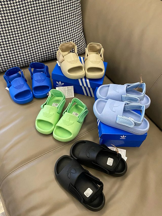 Adidas Children's Slippers Shoes: seller detail photo 10