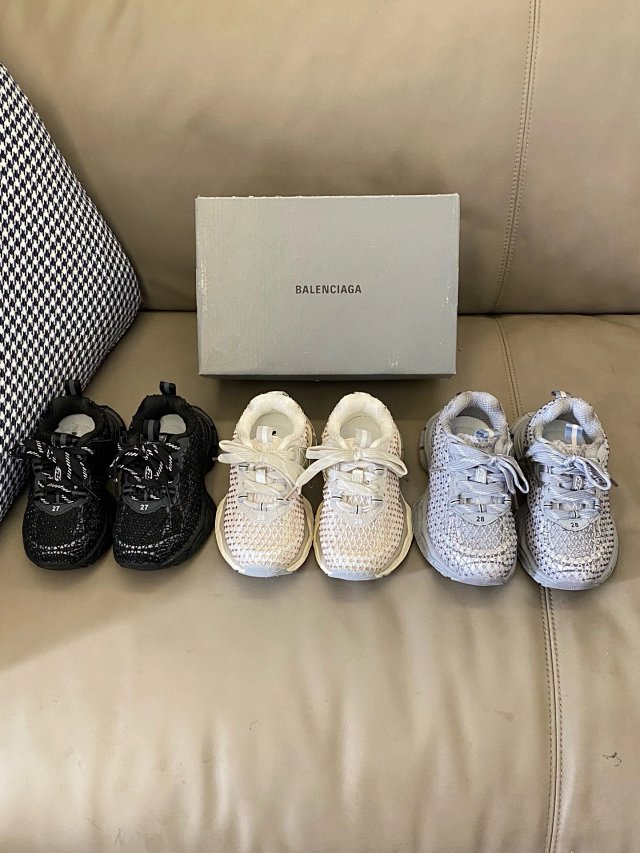 Balenciaga children's shoes: seller detail photo 9