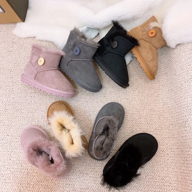 UGG Children's snow boots: seller detail photo 3