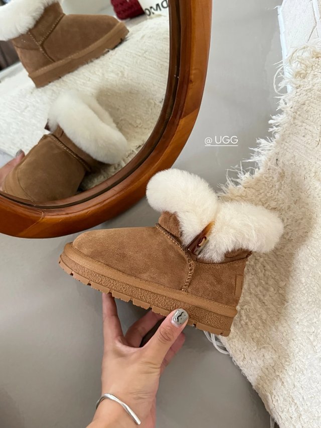 UGG Children's snow boots: seller detail photo 12