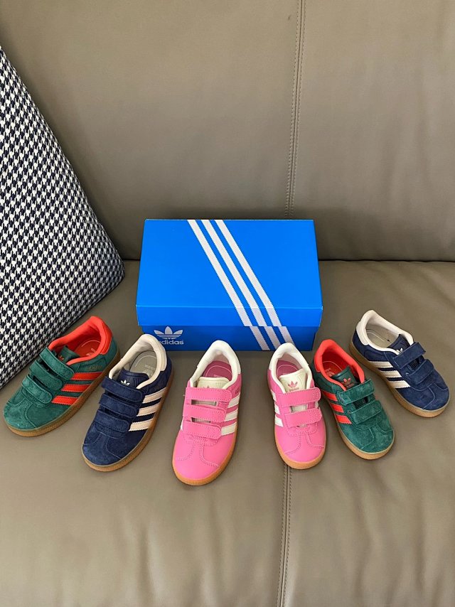 Adidas Children's Shoes: seller detail photo 7