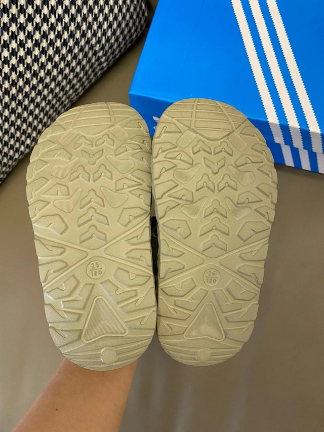 Adidas Children's Slippers Shoes: seller detail photo 11