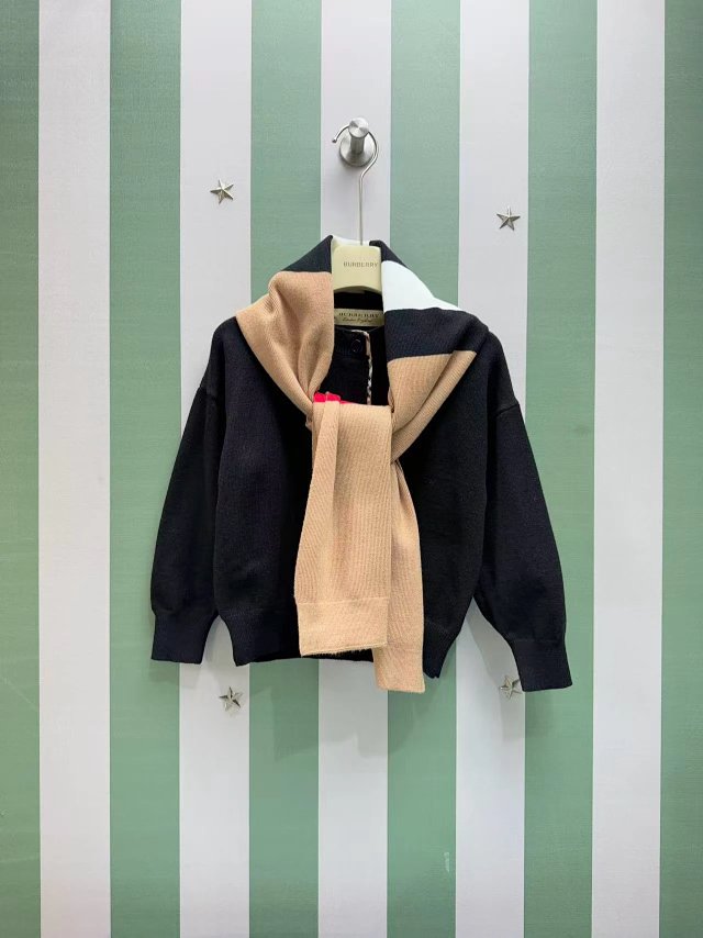 Burberry Children's Hoodie: seller detail photo 13