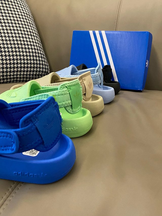 Adidas Children's Slippers Shoes: seller detail photo 6