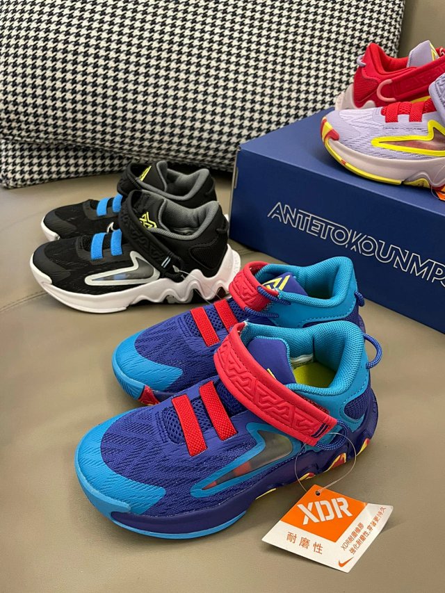 Nike children's slippers Shoes: seller detail photo 4