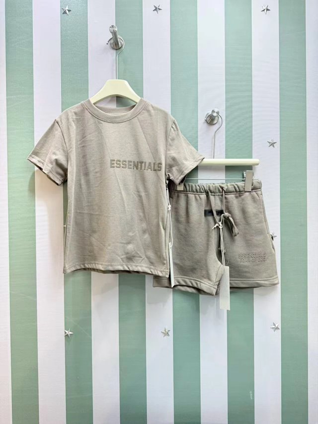 ESSENTIALS Children's Set: seller detail photo 13