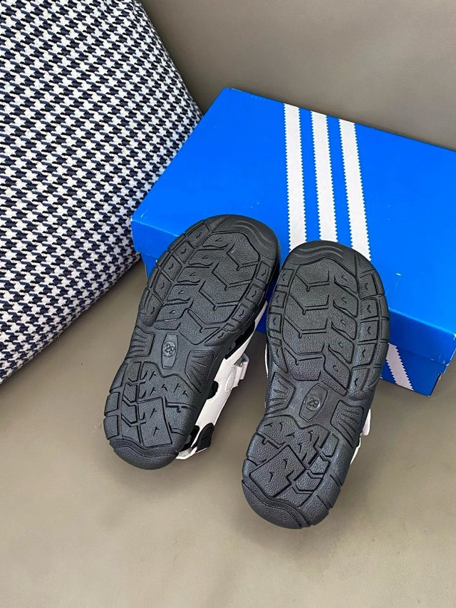 Adidas Children's Slippers Shoes: seller detail photo 13