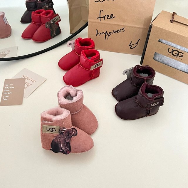 UGG Children's snow boots: seller detail photo 5